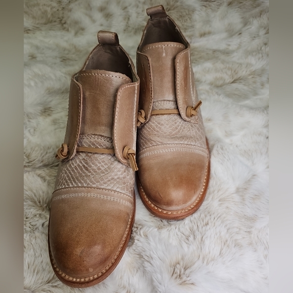 Freebird Womens Shoes FB-Mabel 8 Leather Taupe Oxfords - Picture 2 of 16